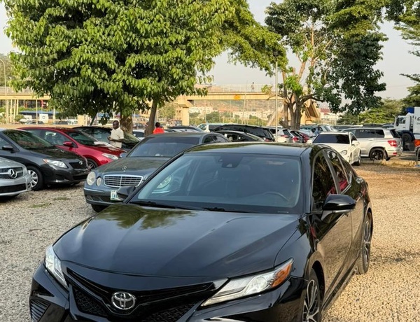 FEW MONTHS USED UNREGISTERED 2019 TOYOTA CAMRY SE FOR SALE