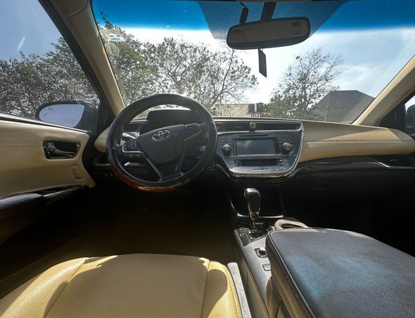Firstbody 2014 Model Toyota Avalon XLE Full Option for  Sale In Abuja