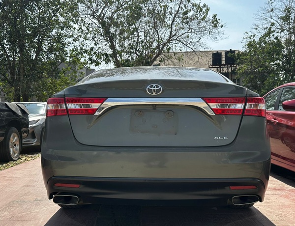Firstbody 2014 Model Toyota Avalon XLE Full Option for  Sale In Abuja