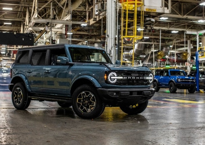 Ford Bronco logo Image