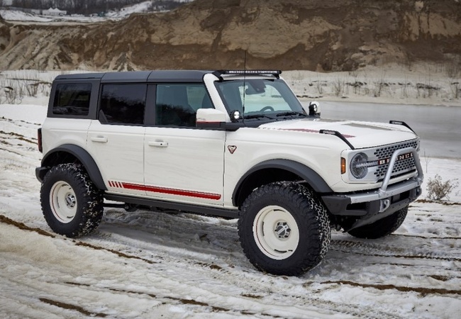 Ford Bronco image 5
