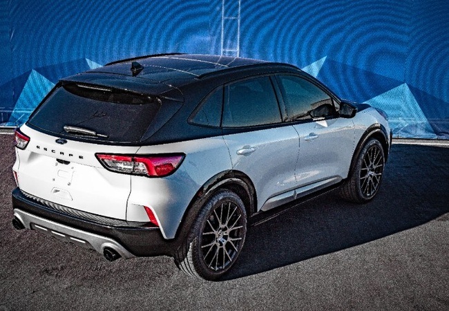 Ford Escape hybrid image 4