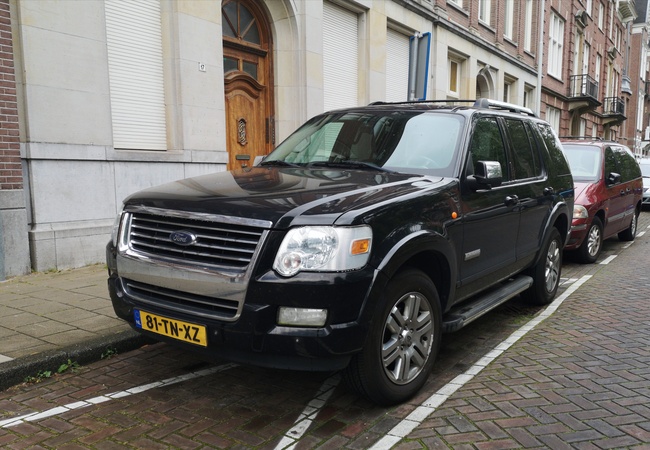 Ford Explorer image 4