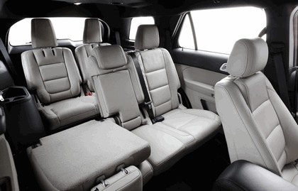 Ford Explorer image 3
