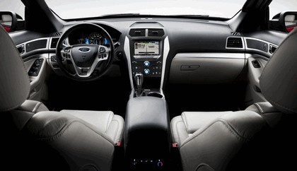 Ford Explorer image 2