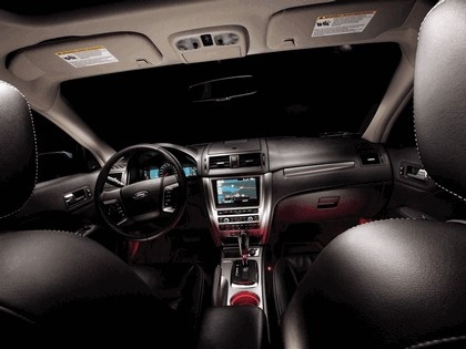 Ford Fusion image 4