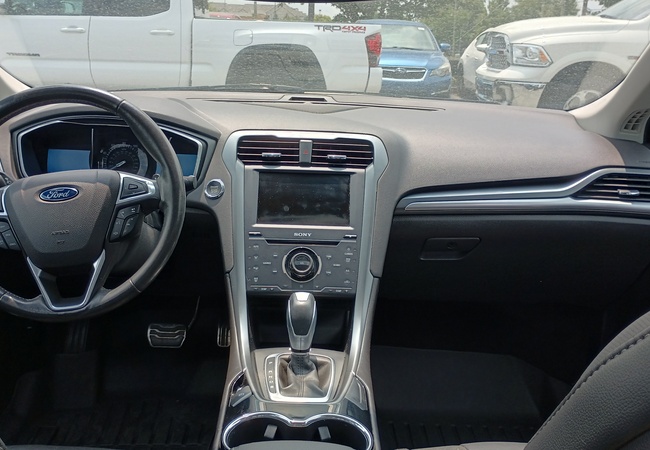 Ford Fusion image 3