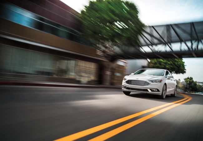 Ford Fusion image 2