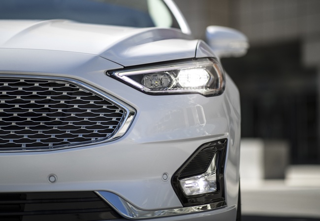 Ford Fusion image 5