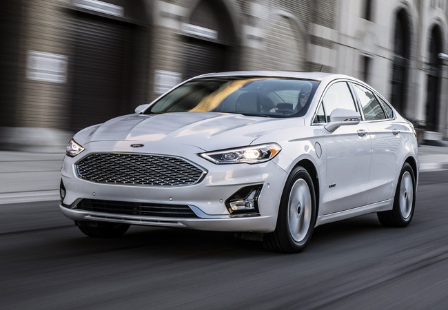 Ford Fusion image 2