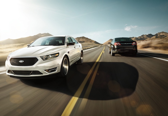 Ford Taurus image 2