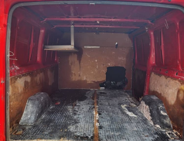 Local Used 2006 Ford Transit bus (cargo van)