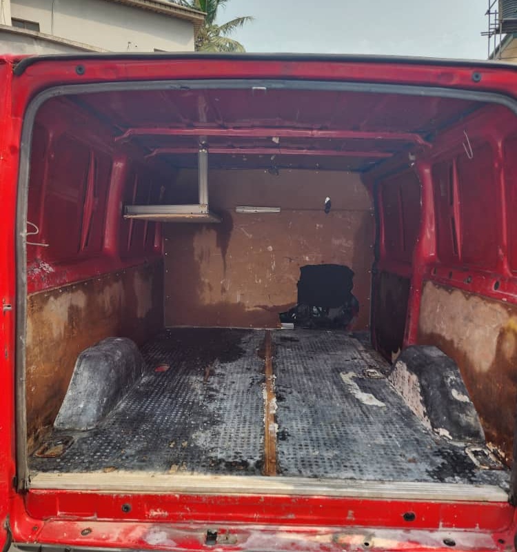Local Used 2006 Ford Transit bus (cargo van) image