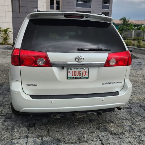 Foreign Used 2006 Toyota Sienna For sale In Lekki