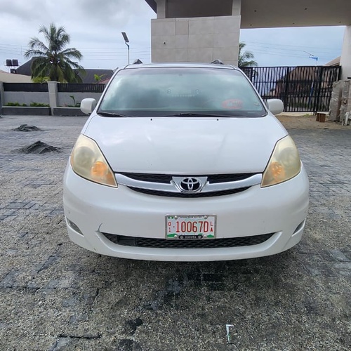 Foreign Used 2006 Toyota Sienna For sale In Lekki