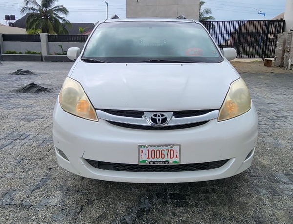 Foreign Used 2006 Toyota Sienna For sale In Lekki