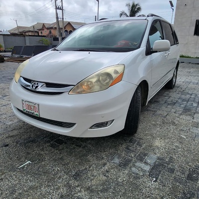 Foreign Used 2006 Toyota Sienna For sale In Lekki