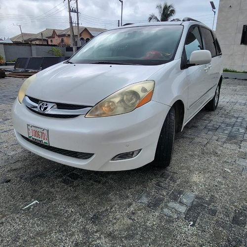 Foreign Used 2006 Toyota Sienna For sale In Lekki