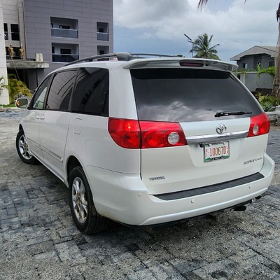 Foreign Used 2006 Toyota Sienna For sale In Lekki