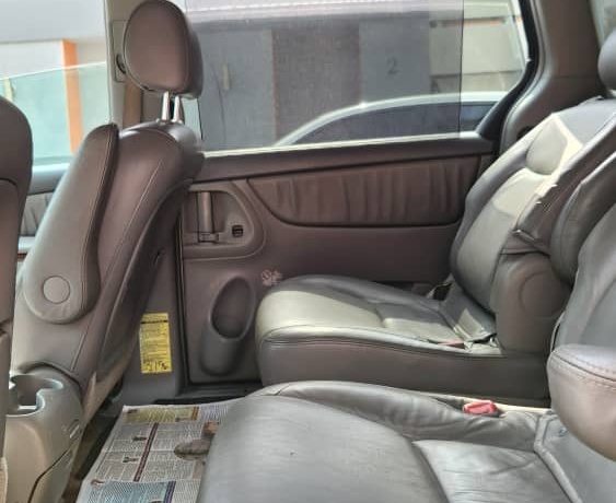 Foreign Used 2006 Toyota Sienna XLE In Lagos