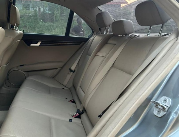 FOREIGN USED 2012 MERCEDES BENZ C300 FOR SALE IN ABUJA
