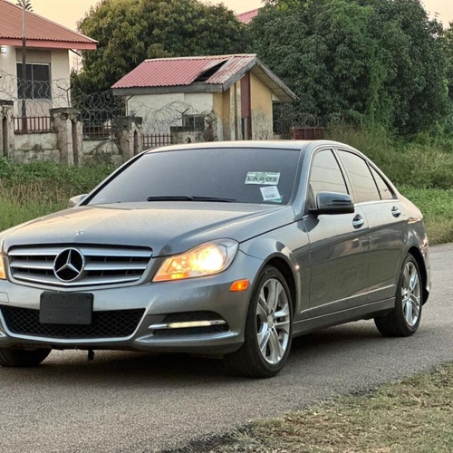 FOREIGN USED 2012 MERCEDES BENZ C300 FOR SALE IN ABUJA