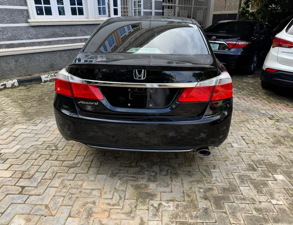 FOREIGN USED 2013 HONDA ACCORD FOR SALE IN ABUJA