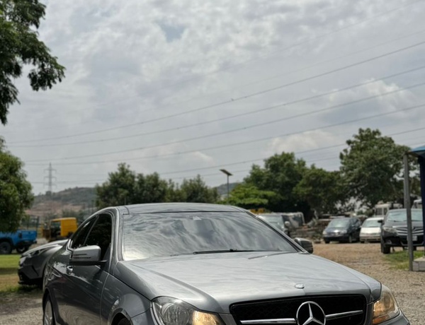 FOREIGN USED 2013 MERCEDES BENZ C350 COUPE FOR SALE IN ABUJA