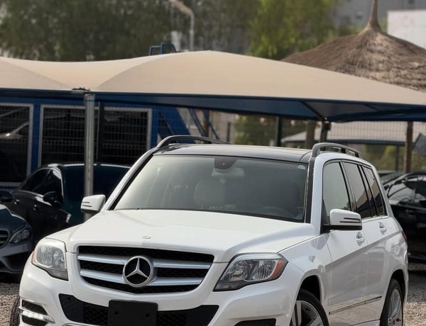 FOREIGN USED   2013 MERCEDES GLK350 FOR SALE IN ABUJA