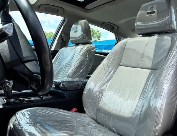 FOREIGN USED  2013 TOYOTA AVALON XLE FOR SALE IN ABUJA