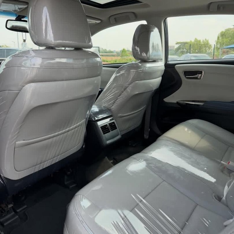 FOREIGN USED   2013 TOYOTA AVALON XLE FOR SALE IN ABUJA image