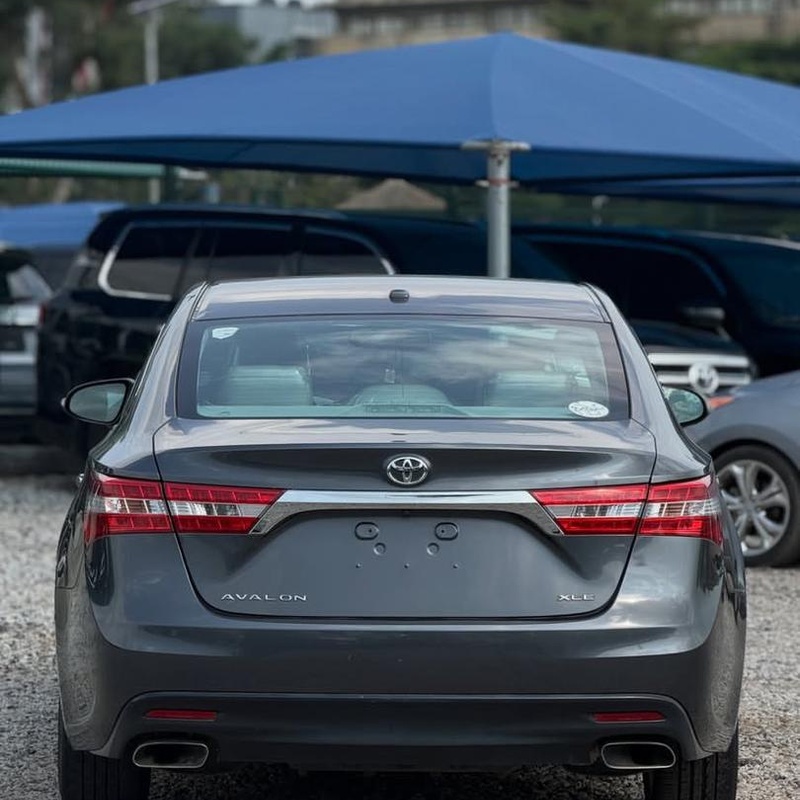 FOREIGN USED   2013 TOYOTA AVALON XLE FOR SALE IN ABUJA image