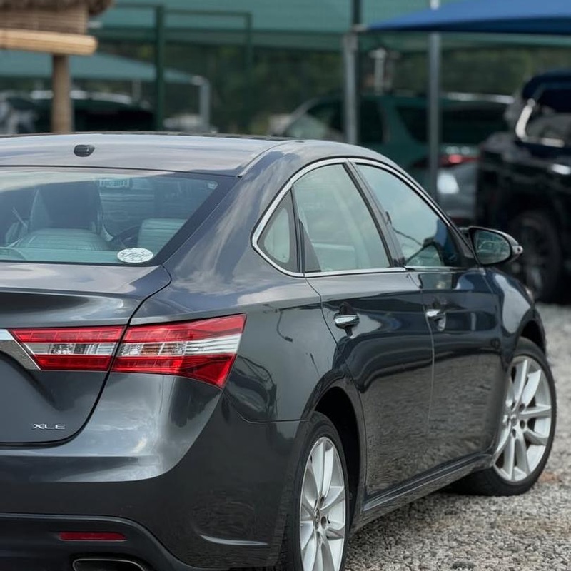 FOREIGN USED   2013 TOYOTA AVALON XLE FOR SALE IN ABUJA image