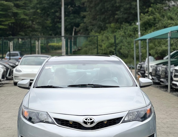 FOREIGN USED 2013 TOYOTA CAMRY SE FULL OPTION FOR SALE