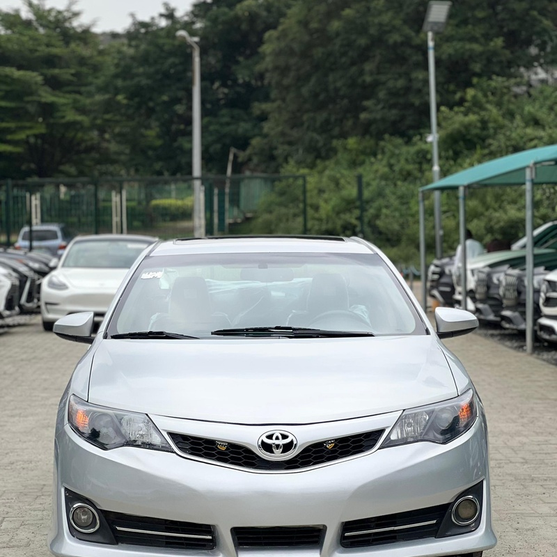 FOREIGN USED 2013 TOYOTA CAMRY SE FULL OPTION FOR SALE image