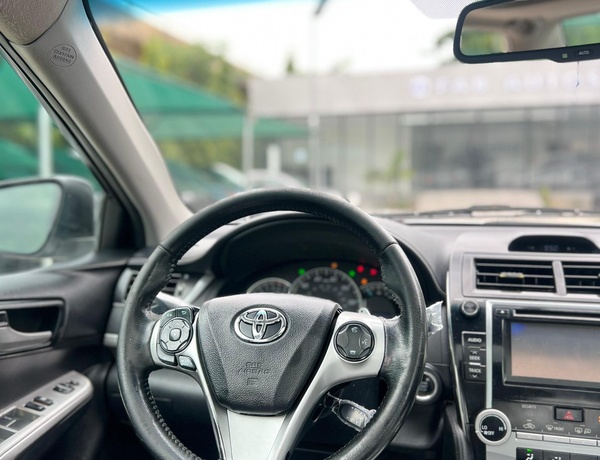 FOREIGN USED 2013 TOYOTA CAMRY SE FULL OPTION FOR SALE