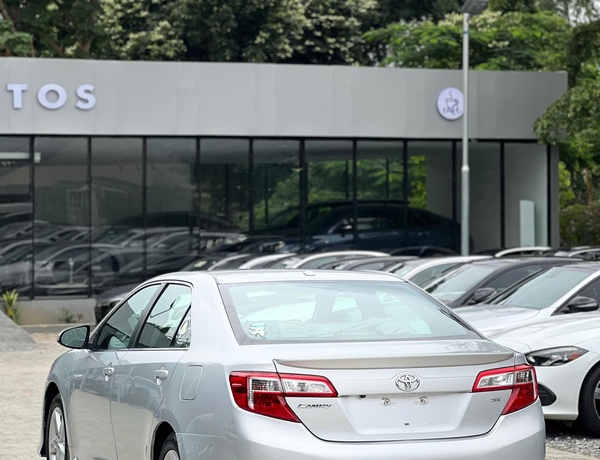 FOREIGN USED 2013 TOYOTA CAMRY SE FULL OPTION FOR SALE
