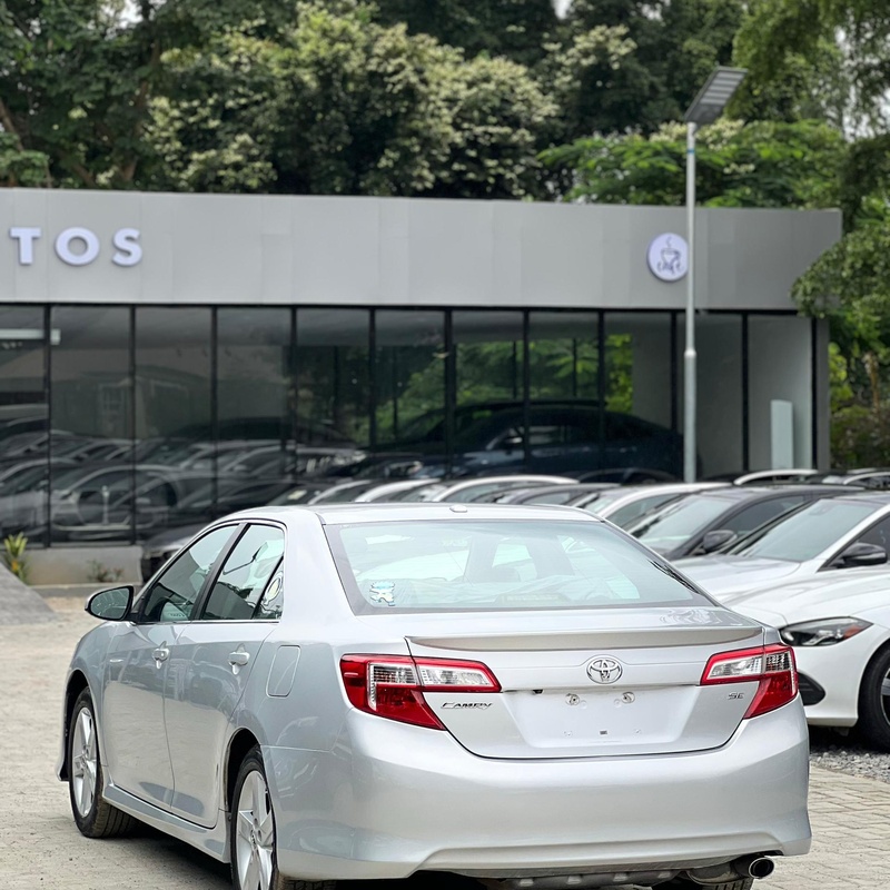 FOREIGN USED 2013 TOYOTA CAMRY SE FULL OPTION FOR SALE image