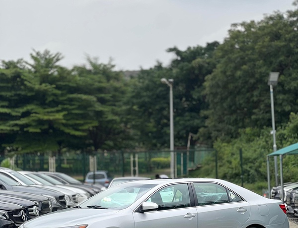 FOREIGN USED 2013 TOYOTA CAMRY SE FULL OPTION FOR SALE
