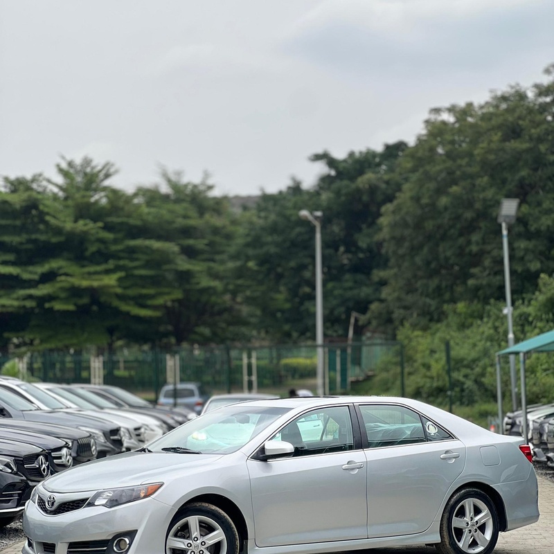 FOREIGN USED 2013 TOYOTA CAMRY SE FULL OPTION FOR SALE image