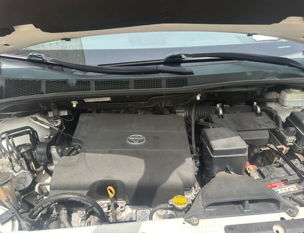 Foreign Used 2013 Toyota Sienna XLE for Sale In Abuja