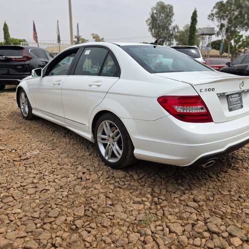 FOREIGN USED 2014 MERCEDES BENZ C300 FOR SALE IN KADUNA