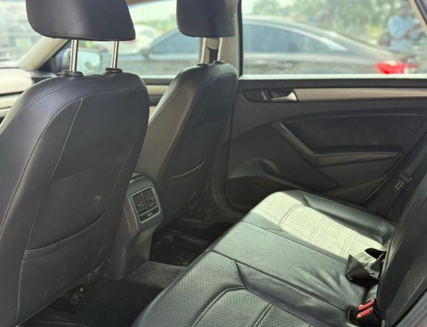 FOREIGN USED 2014 VOLKSWAGEN PASSAT S FOR SALE IN ABUJA