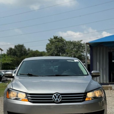 FOREIGN USED 2014 VOLKSWAGEN PASSAT S FOR SALE IN ABUJA