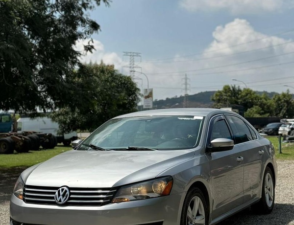 FOREIGN USED 2014 VOLKSWAGEN PASSAT S FOR SALE IN ABUJA