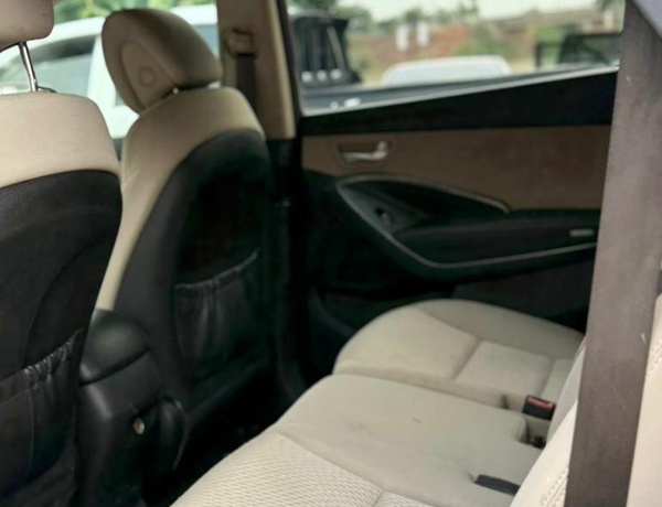 FOREIGN USED 2015 HYUNDAI SANTAFE FOR SALE IN ABUJA