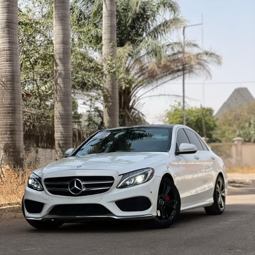 FOREIGN USED 2015 MERCEDES BENZ C300 FULL OPTION FOR SALE