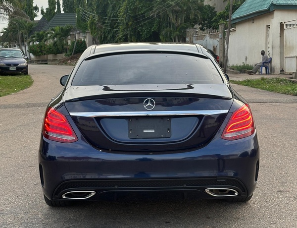 FOREIGN USED 2015 MERCEDES BENZ C300 FULL OPTION FOR SALE