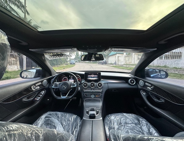 FOREIGN USED 2015 MERCEDES BENZ C300 FULL OPTION FOR SALE