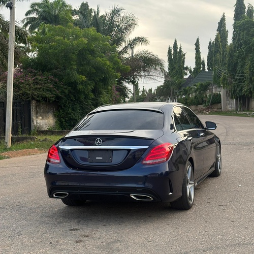 FOREIGN USED 2015 MERCEDES BENZ C300 FULL OPTION FOR SALE